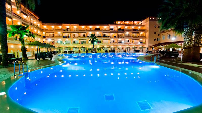 Udendørs pool på hotel Bahia Tropical, pool i Andalusien